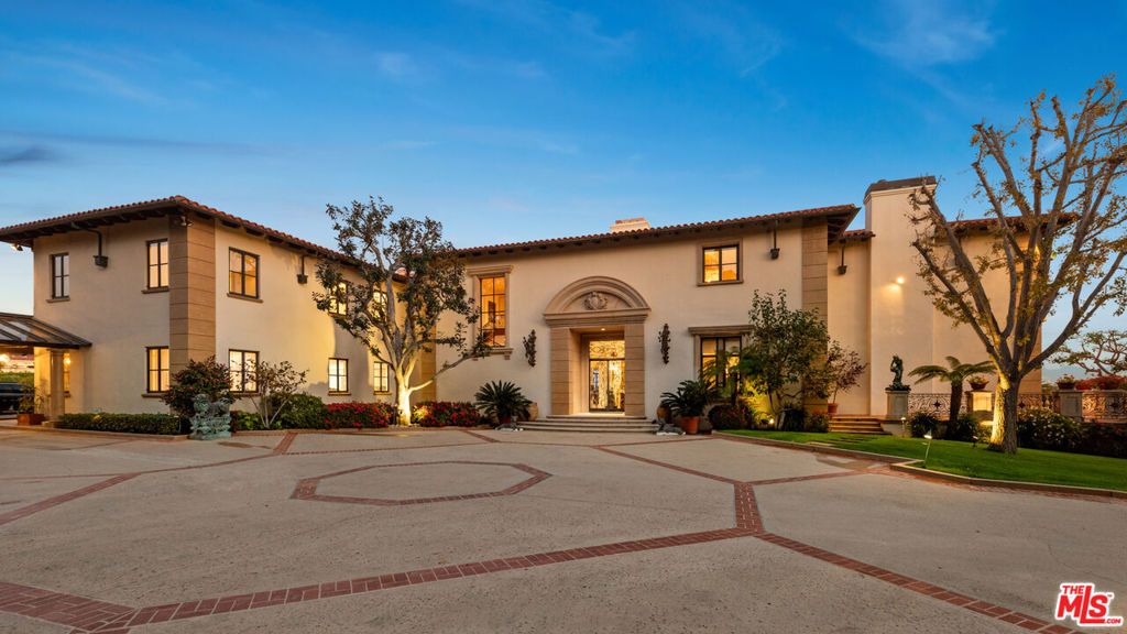 Photo of 642 Siena Way, Los Angeles, CA 90077 (MLS # 25523309)