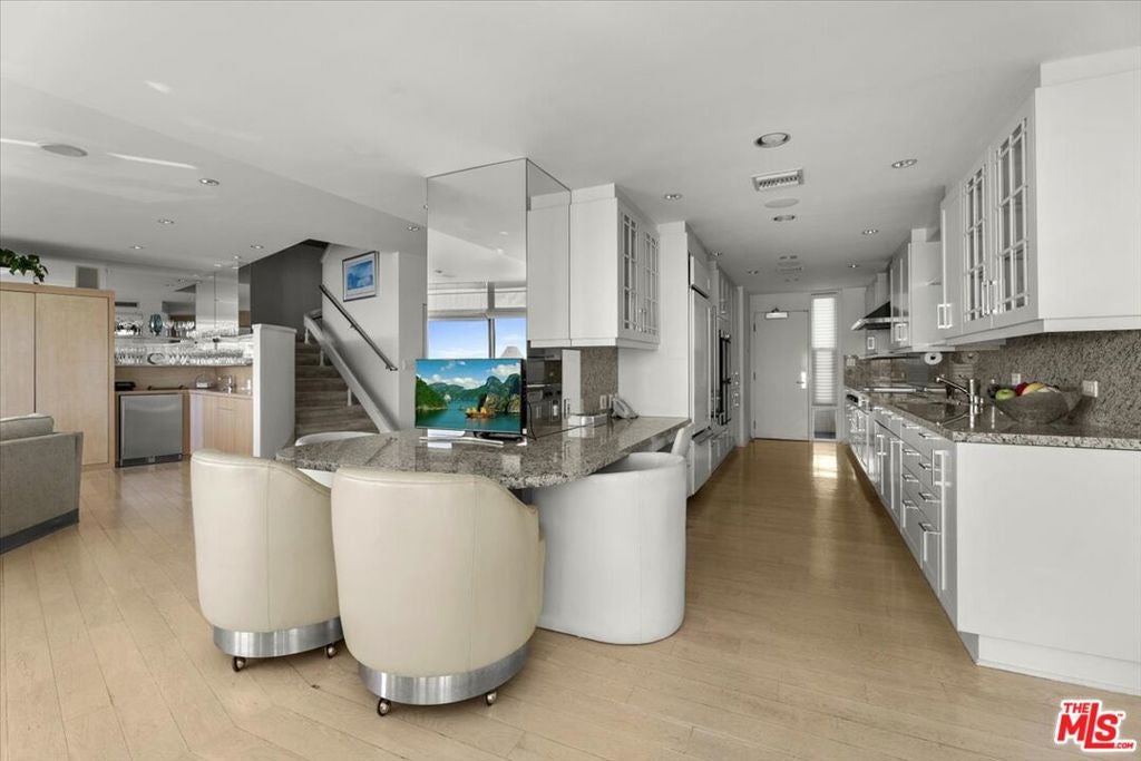4267 Marina City Drive PH 5