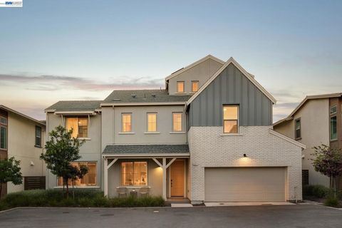 Photo of 6017 Basaltina Pl Pl, Dublin, CA 94568 (MLS # 41127904)