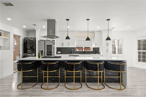 4512 Ostrom Ave Lakewood CA 90713