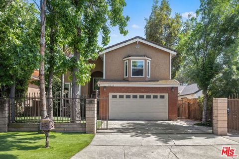 Photo of 15232 Hartsook Street, Sherman Oaks, CA 91403 (MLS # 26836111)