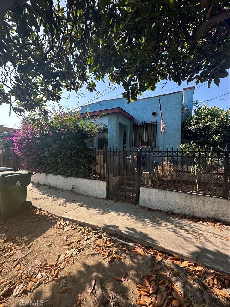 Welcome to 771 W 91st St, Los Angeles, CA 90044 – a great opportunity for first-time buyers and savvy investors alike! This charming 2-bedroom, 1-bathroom home offers 728 sq ft of comfortable living space on a 2,544 sq ft lot. Built in 1925, the home features classic character and solid construction, with excellent potential to update and personalize to your taste.
This property makes a great starter home or income-producing investment. With zoning that allows for the addition of a second unit (ADU) you have the opportunity to build for rental income, multigenerational living, or for growing family. The low-maintenance yard offers space for outdoor entertaining or gardening, making it easy to enjoy the Southern California lifestyle.
Located in a central South Los Angeles neighborhood, you're just minutes from Los Angeles Southwest College and USC, as well as BMO Stadium, Exposition Park, and the Banc of California Stadium. Enjoy easy access and convenient proximity to the 110 and 105 freeways for commuting across the city. Public transportation, local schools, shopping, and dining options are all nearby, providing everyday convenience and connectivity.
Whether you're looking to get into your first home or expand your real estate portfolio, this property checks all the boxes. With strong rental demand in the area and zoning that supports long-term growth, 771 W 91st St offers both immediate livability and future opportunity in an up-and-coming Los Angeles neighborhood.