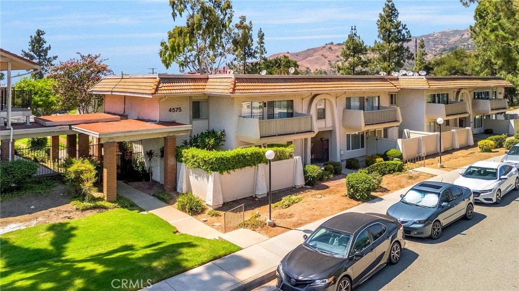 4575 Ramona Ave AVE