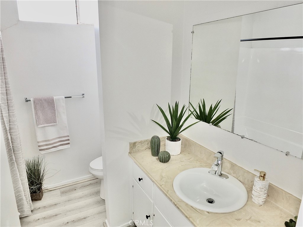 545 Chestnut Avenue 203