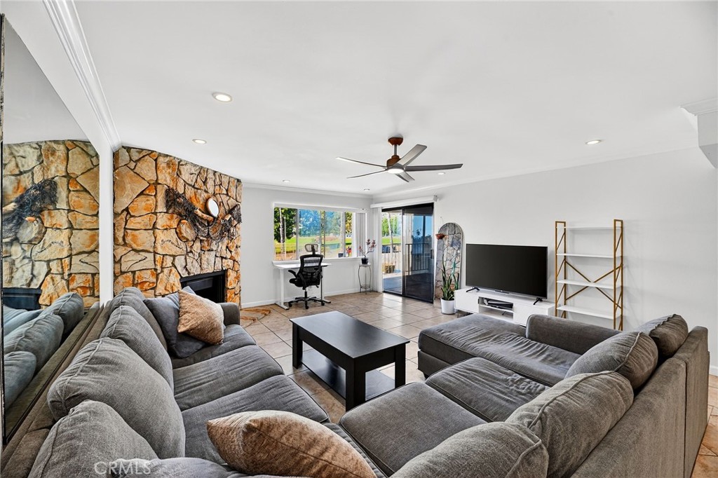 2501 S El Camino Real 204