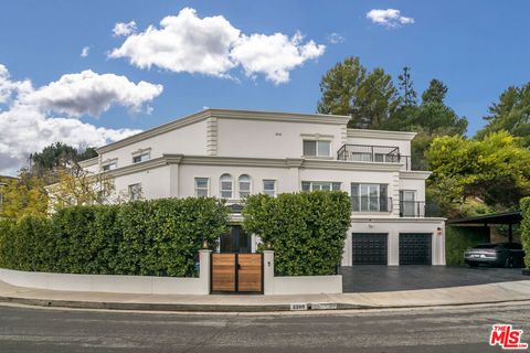 Photo of 2209 Banyan Drive, Los Angeles, CA 90049 (MLS # 25570529)