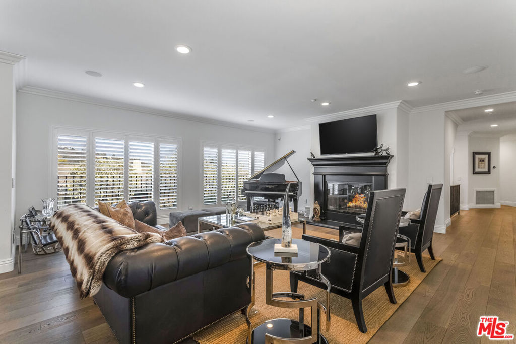2209 Banyan Drive