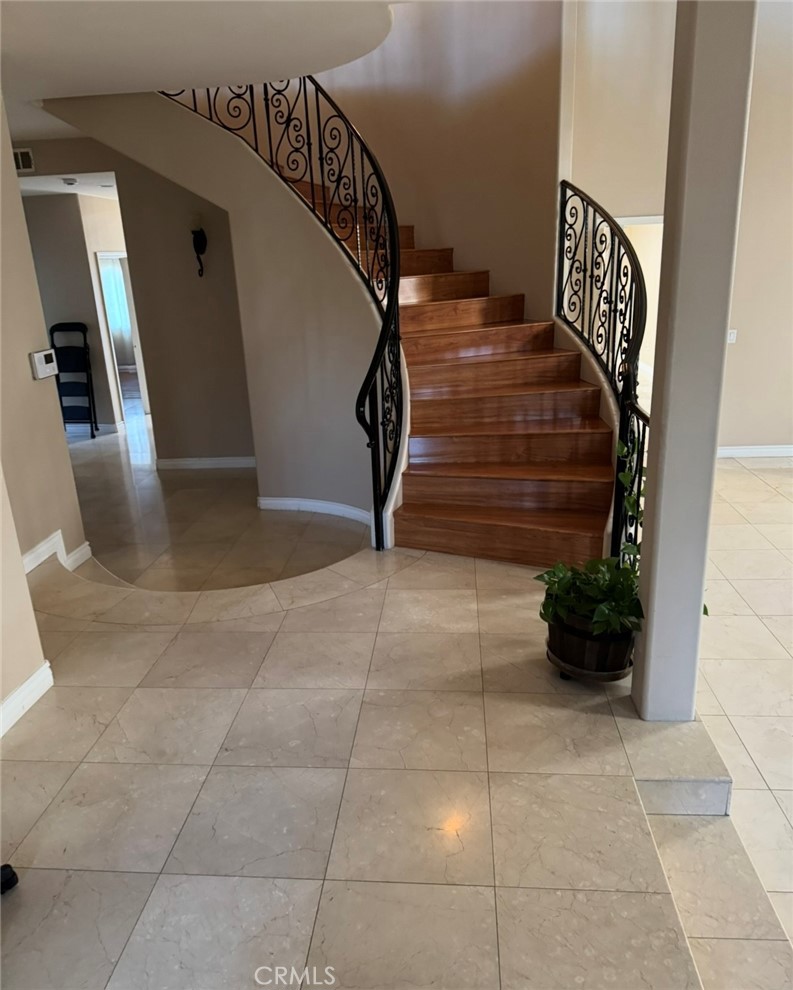 Properties 1 10007 White Oak