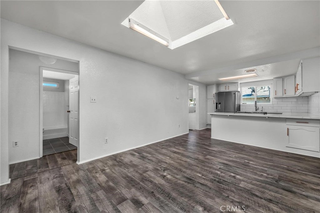 1559 W 223rd