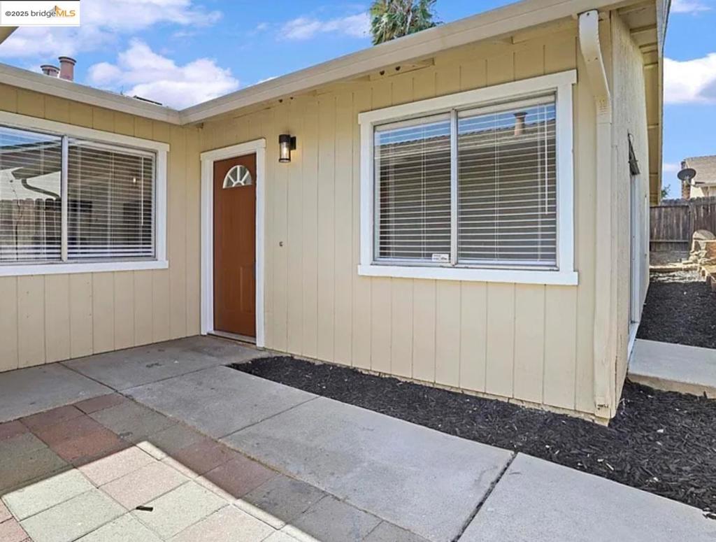Charming 3-bedroom, 2-bath single-family home in a quiet Antioch neighborhood! Located at 1727 Linden Way, this spacious property features a bright, open floor plan with updated flooring throughout. The kitchen offers ample cabinet space and opens to the dining area—perfect for entertaining. Enjoy a generous primary suite with a private bath, plus two additional bedrooms ideal for family, guests, or a home office. The private backyard is great for relaxing. Includes a 2-car garage, washer/dryer hookups, and central heat & air. Conveniently located near schools, shopping, parks, and Hwy 4. Ready for immediate move-in—don’t miss this opportunity! Apply with RentSpree: https://apply.link/TxnZjwA