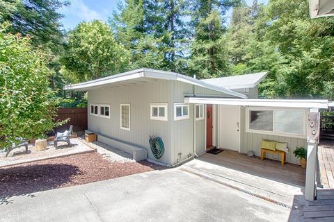 Photo of 1004 Laurel Avenue, Felton, CA 95018 (MLS # ML82052717)