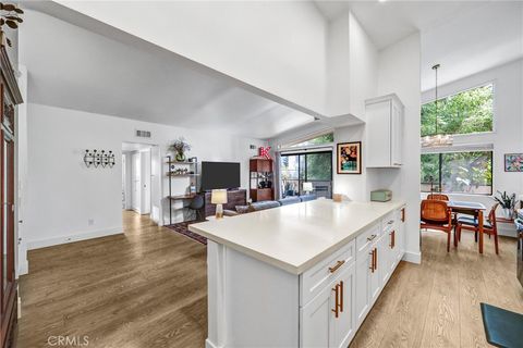 Photo of 5805 Whitsett Avenue #201, Valley Village, CA 91607 (MLS # SR26107246)