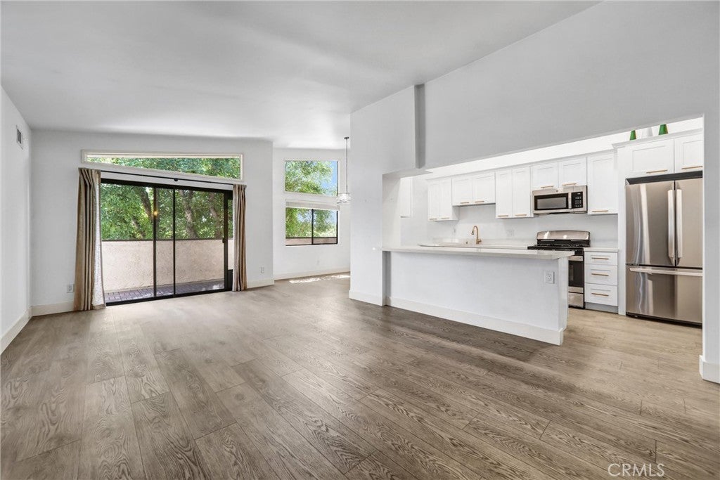 5805 Whitsett Avenue 201, Valley Village CA 91607