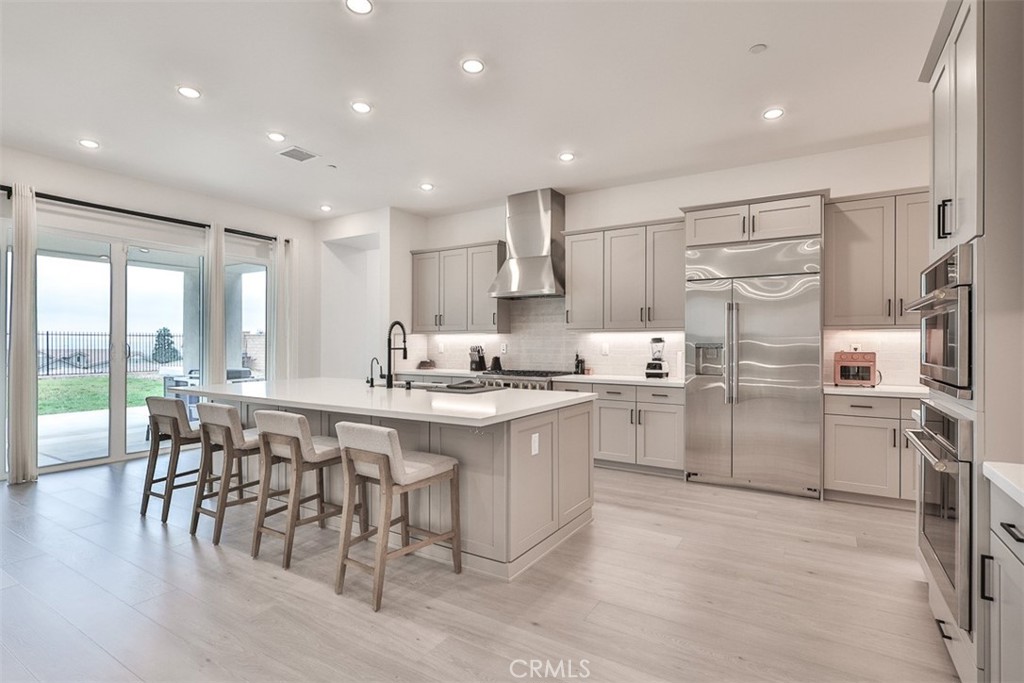1112 W Empress