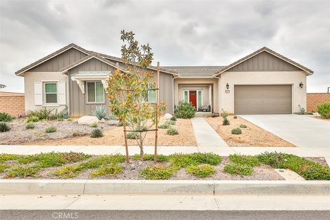 Photo of 1112 W Empress, Glendora, CA 91741 (MLS # CV26113254)