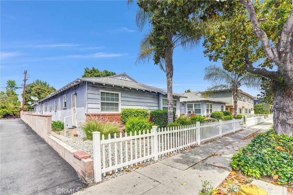 14821 Burbank