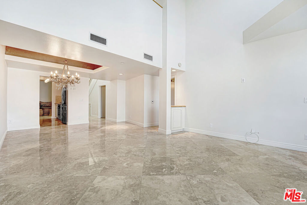 171 N Church Lane 10