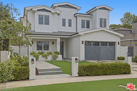 Photo of 530 Arbramar Avenue, Pacific Palisades, CA 90272 (MLS # 26672621)