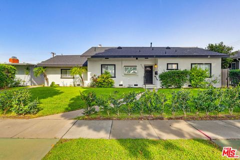 Photo of 9209 Paramount Boulevard, Downey, CA 90240 (MLS # 26671643)
