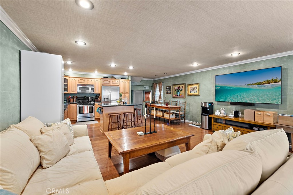 1623 W Balboa Boulevard