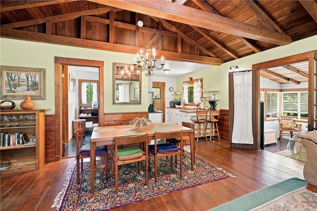15590 Mesa