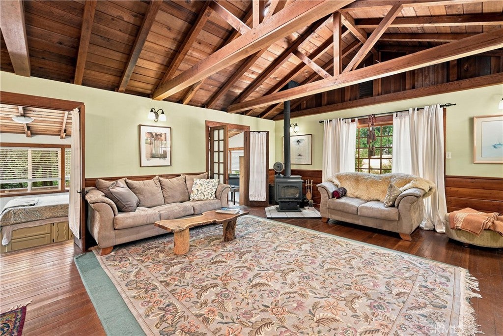 15590 Mesa
