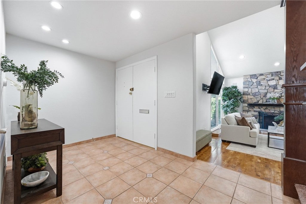 5872 Meadowbrook Drive