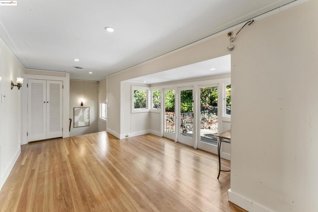 CLAREMONT - Residential