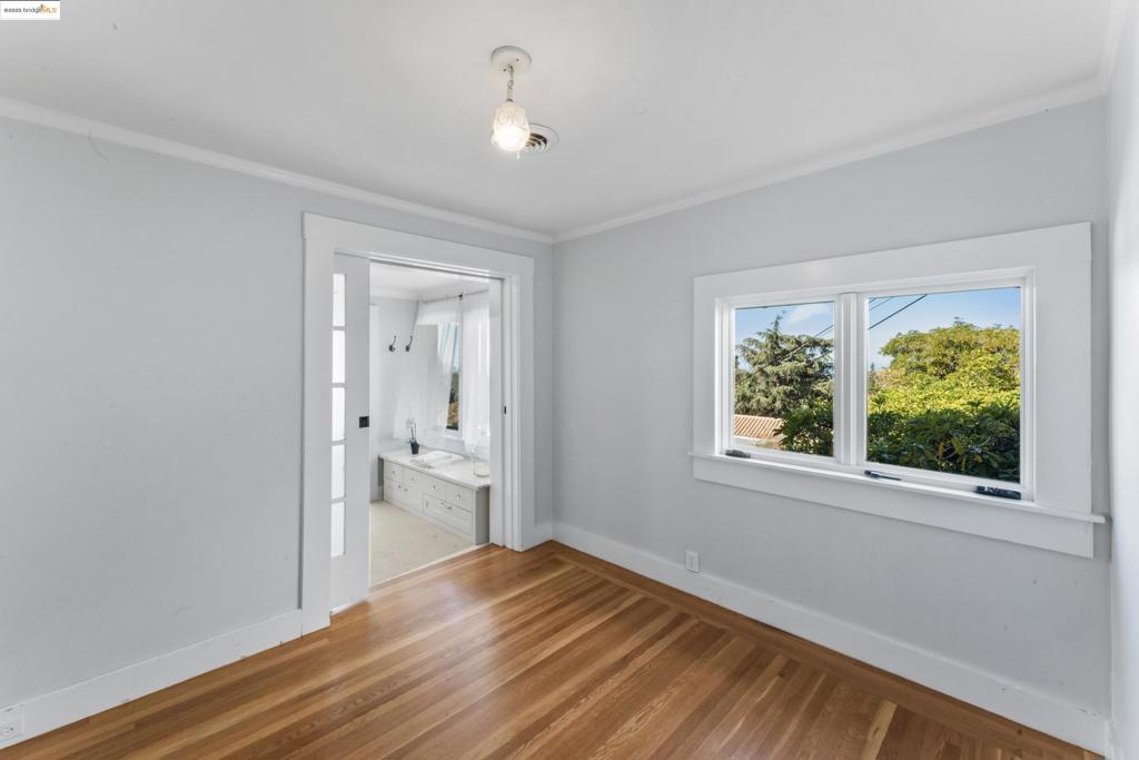 CLAREMONT - Residential