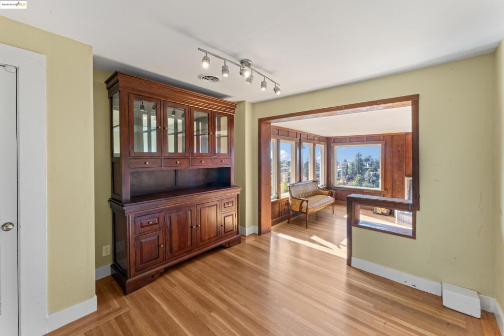 CLAREMONT - Residential