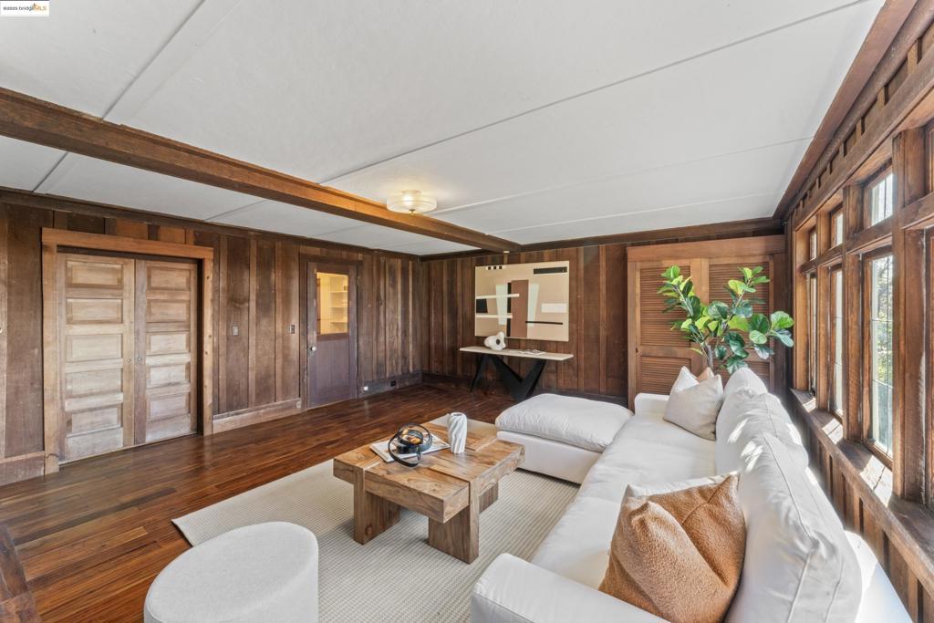 CLAREMONT - Residential