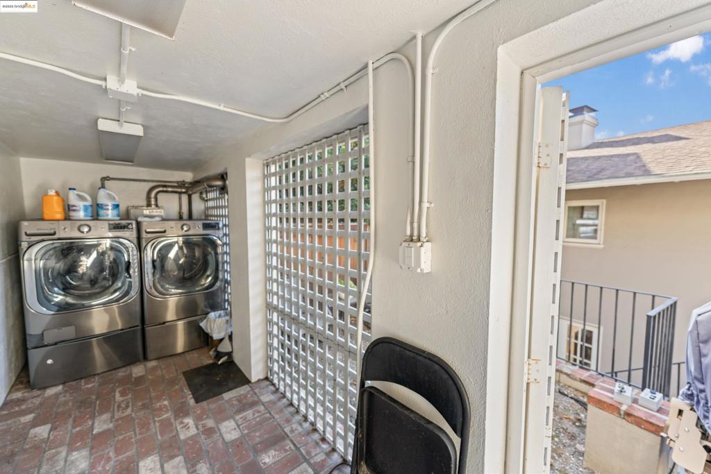 CLAREMONT - Residential