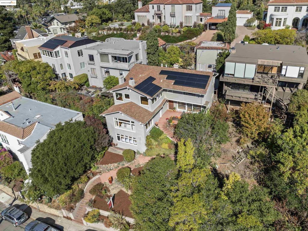 CLAREMONT - Residential