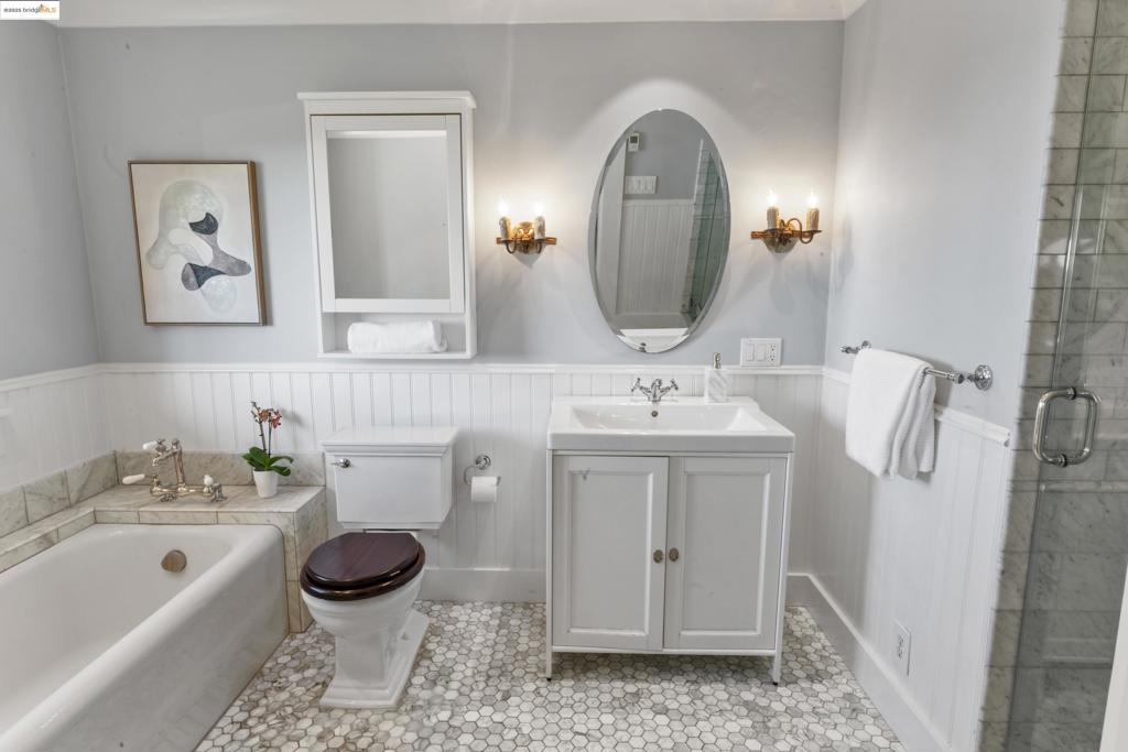 CLAREMONT - Residential