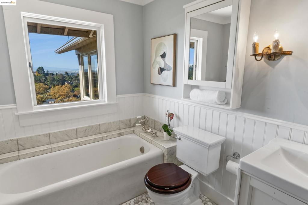 CLAREMONT - Residential