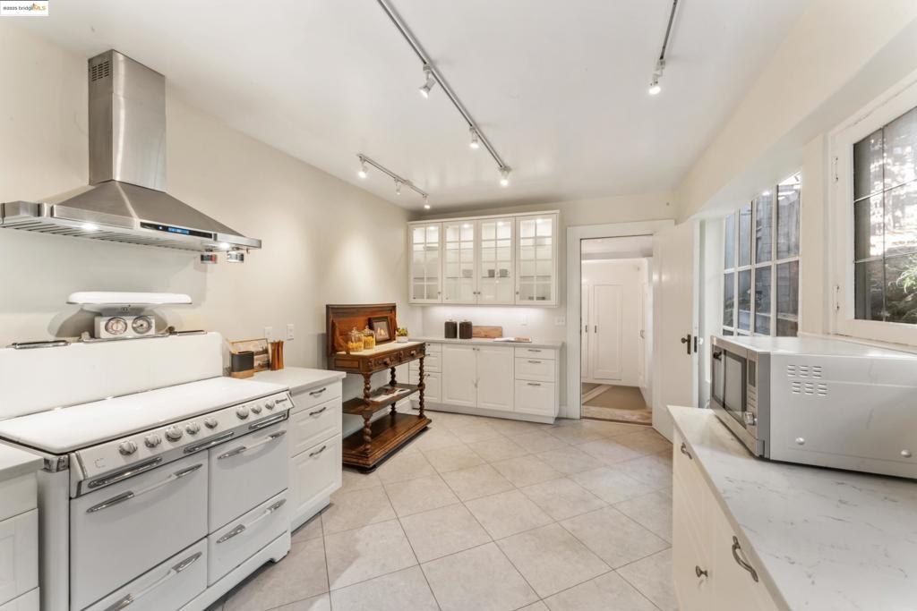 CLAREMONT - Residential