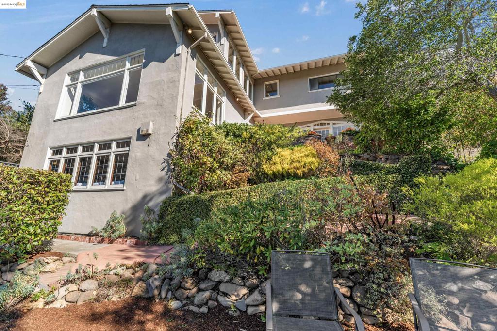 CLAREMONT - Residential