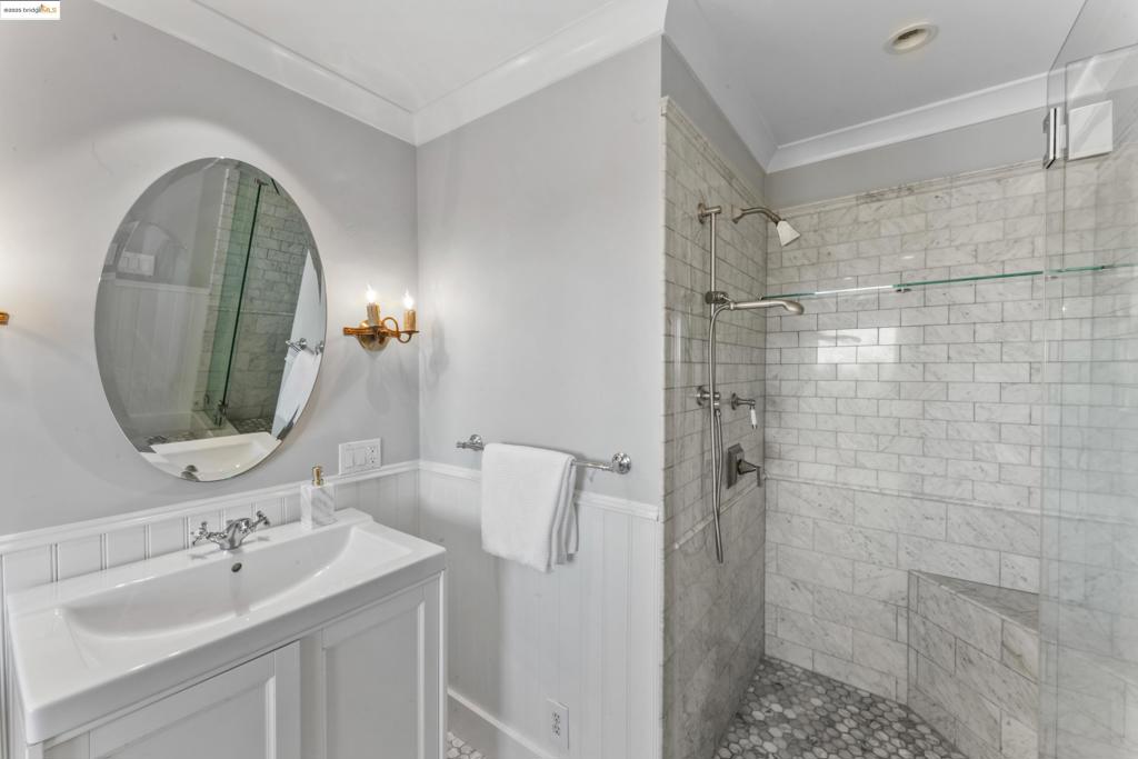 CLAREMONT - Residential