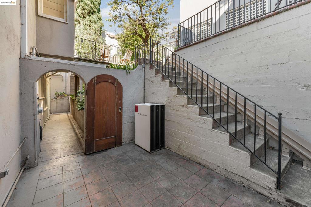 CLAREMONT - Residential