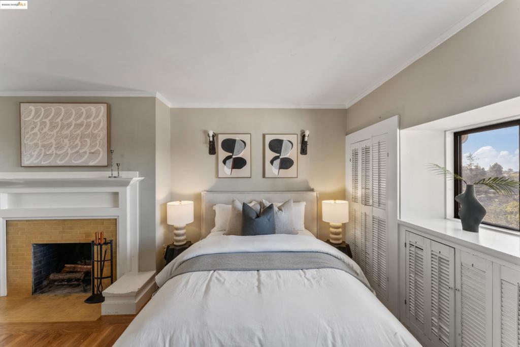 CLAREMONT - Residential