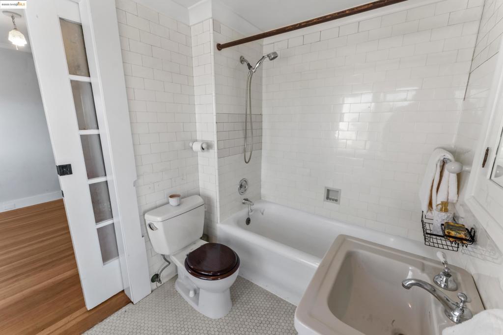 CLAREMONT - Residential