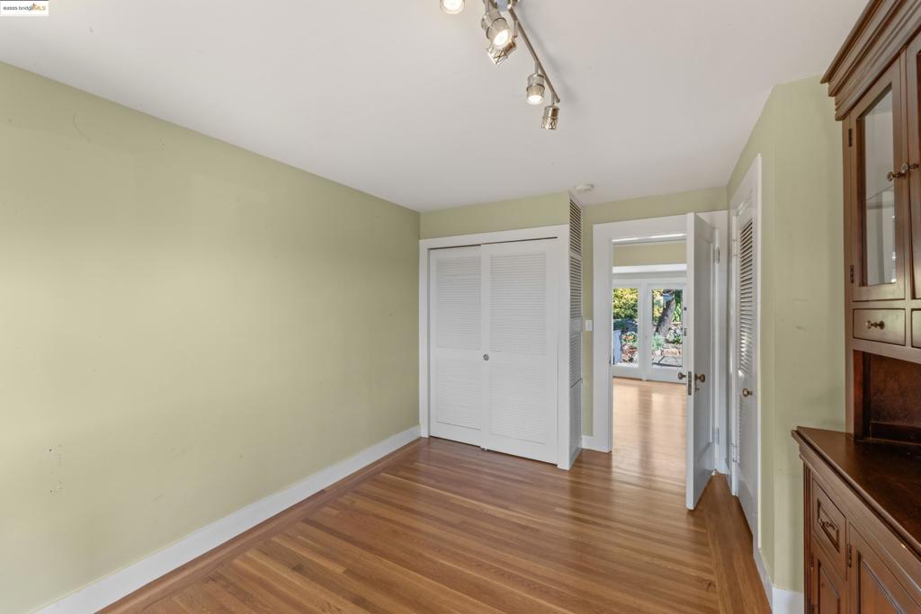 CLAREMONT - Residential