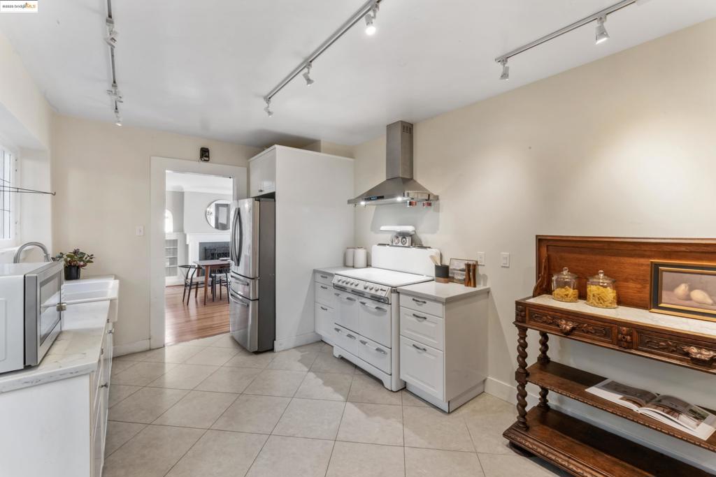 CLAREMONT - Residential