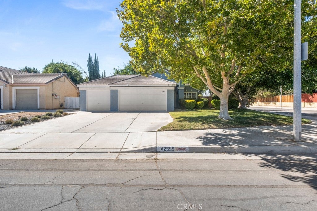 Photo of 42555 La Gabriella Drive, Lancaster, CA 93536 (MLS # SR26213243)