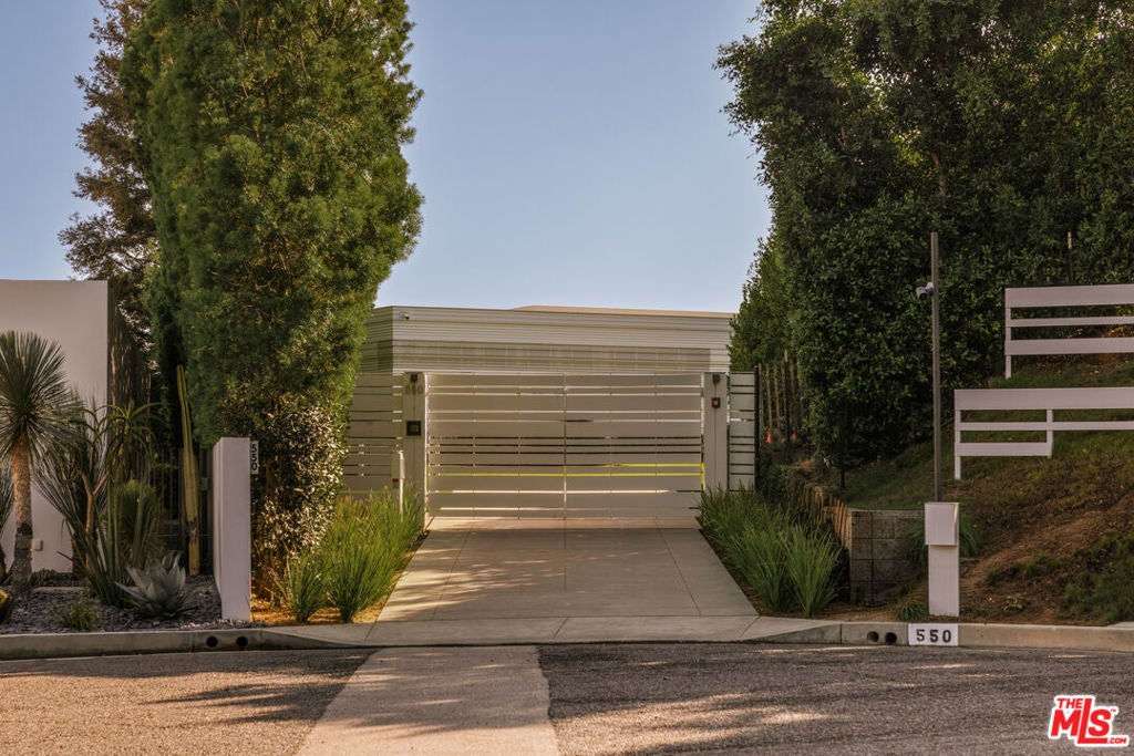 555 Vick Place