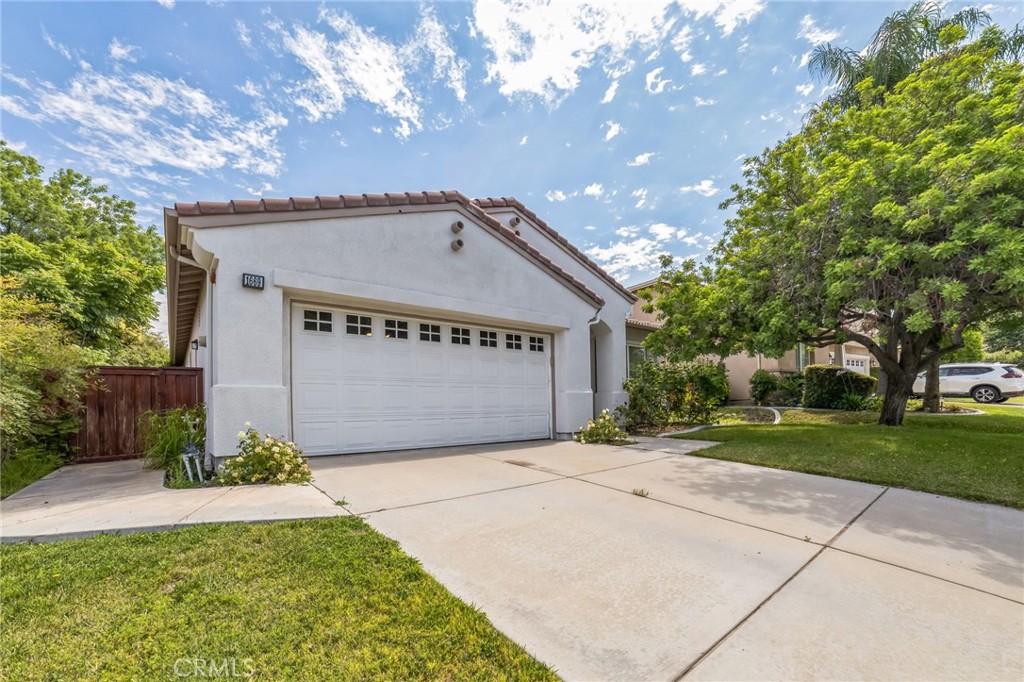 1669 Valley Falls Avenue