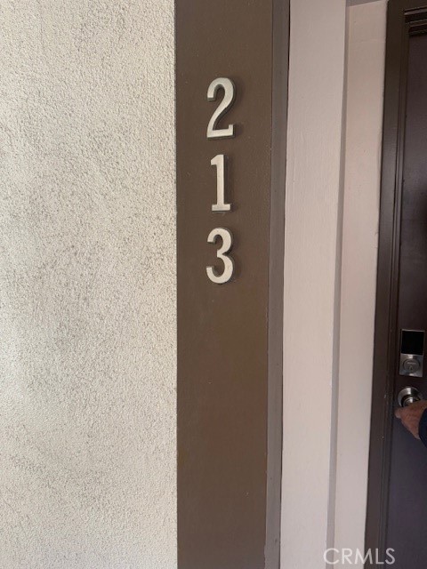 7826 TOPANGA 213