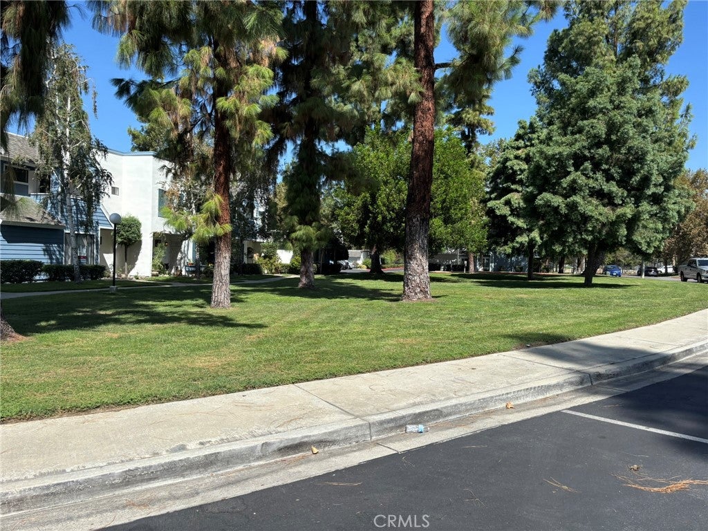 633 Church Pl 3