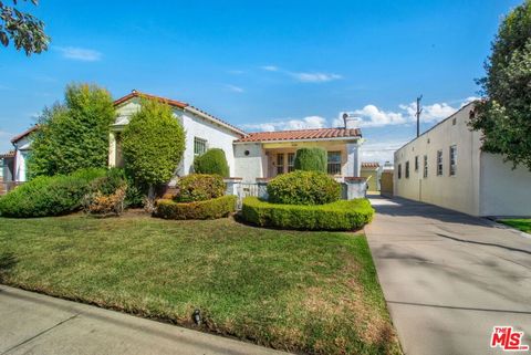 Photo of 8106 S Normandie Avenue, Los Angeles, CA 90044 (MLS # 25607125)
