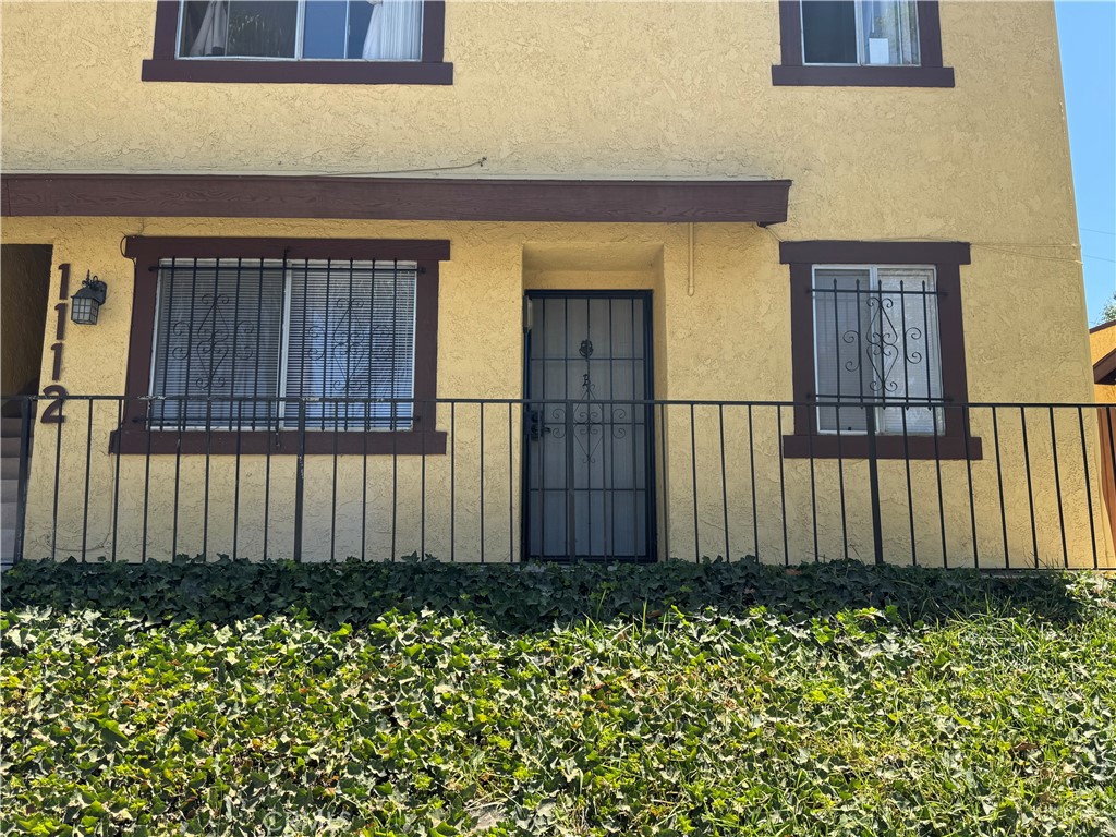 Located on W. Garvey Avenue in Monterey Park, this two-bedroom apartment provides convenient access to local amenities, including restaurants, supermarkets, a shopping plaza, and a movie theater. The 710 and 10 Freeways are easily accessible from this location.
The unit features a good-sized living room that flows nicely into the dining area. It features two spacious bedrooms with closets and a single full bathroom. You'll also find a private outdoor space. On-site laundry facilities are available for residents, along with one parking space.